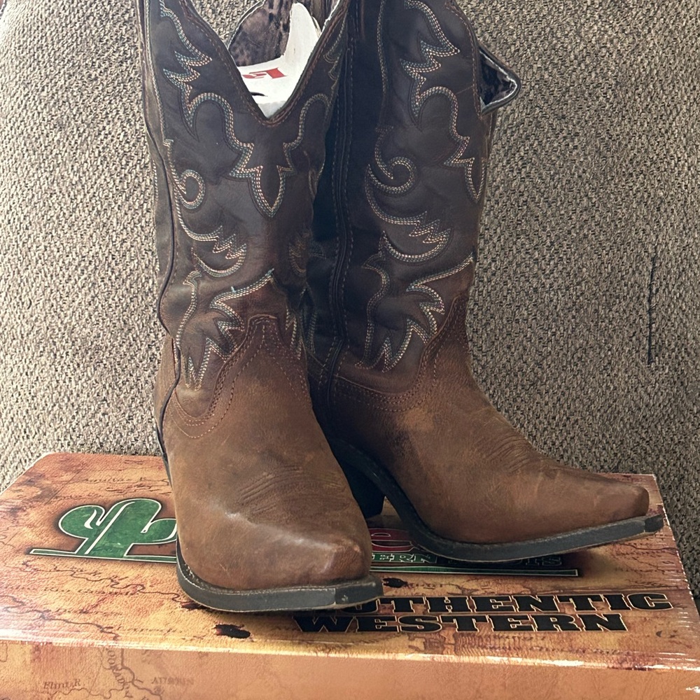 Laredo women’s cowboy boots